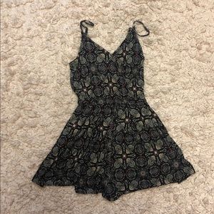 ❗️Bundle 3 Sale ❗️Patterned Flowy Romper